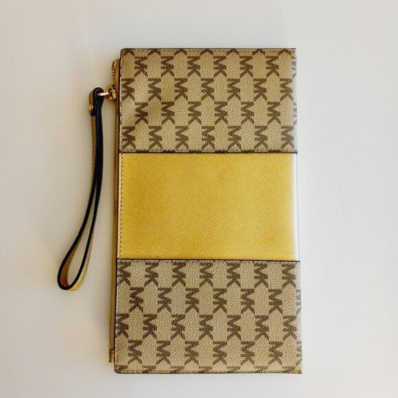 Michael Kors Tan Signature Wristlet Gold Stripe - Picture 2 of 9